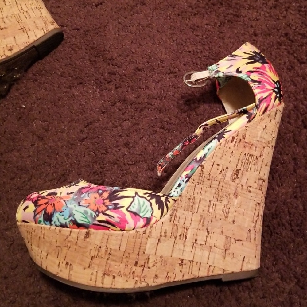 Platforms - Picture 3 of 4